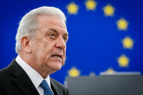 Situation auf griechischen Inseln: EU-Migrationskommissar Avramopoulos reist nach Griechenland und in die Türkei