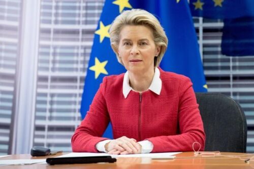 Davos: Kommissionspräsidentin von der Leyen ruft zur Stärkung der Demokratie auf